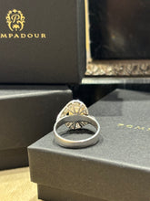 Ladda upp bild till gallerivisning, Juvelsring i 18k vitguld, pärla och diamanter 0,84ct