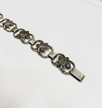 Ladda upp bild till gallerivisning, Armband i silver med markasiter, Viktor Jansson 1954