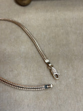 Ladda upp bild till gallerivisning, Armband, rävsvans i 18k guld, Balestra Italien
