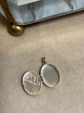 Ladda upp bild till gallerivisning, Medaljong, 18k guld
