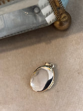 Ladda upp bild till gallerivisning, Medaljong, 18k guld
