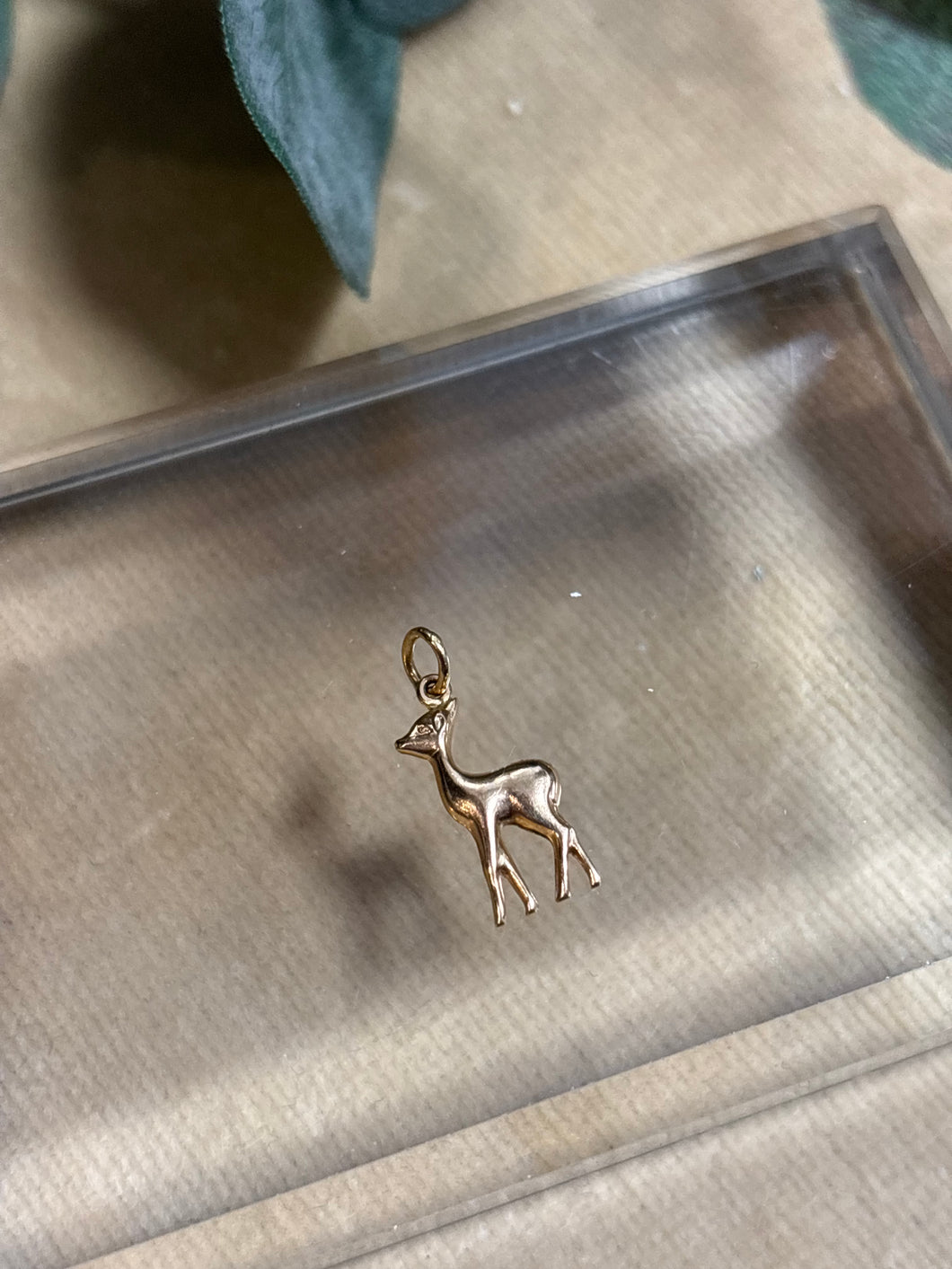 Berlock ”Rådjur” 18k guld