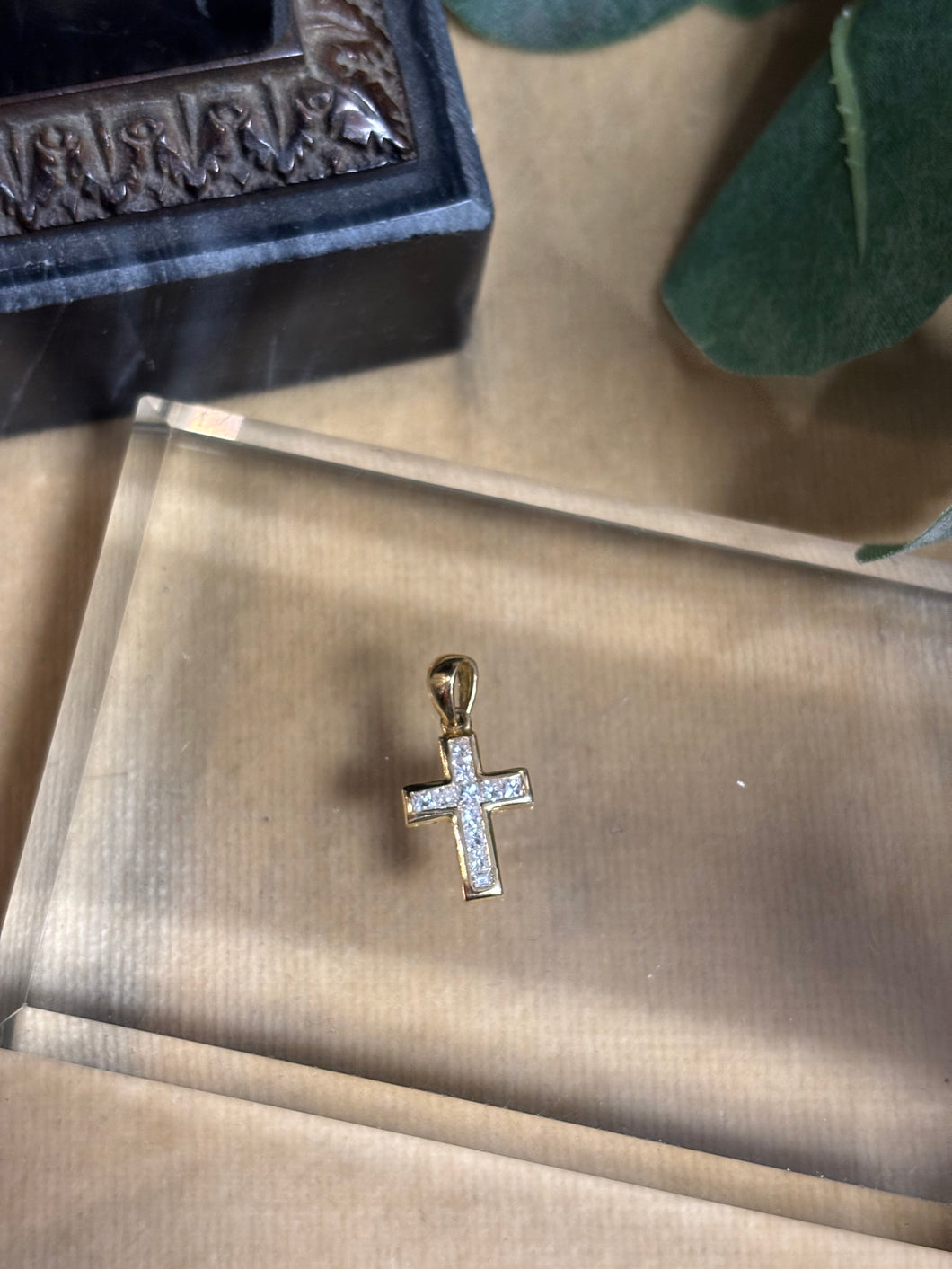 Diamantkors, 18k guld, 0,45ct