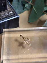 Ladda upp bild till gallerivisning, Diamantkors, 18k guld, 0,45ct
