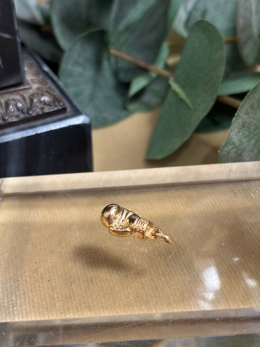 Berlock ”Boxningshandske” 18k guld