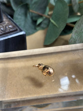Ladda upp bild till gallerivisning, Berlock ”Boxningshandske” 18k guld
