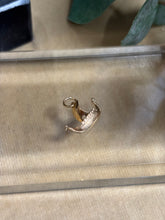 Ladda upp bild till gallerivisning, Berlock ”Vikingaskepp” 18k guld
