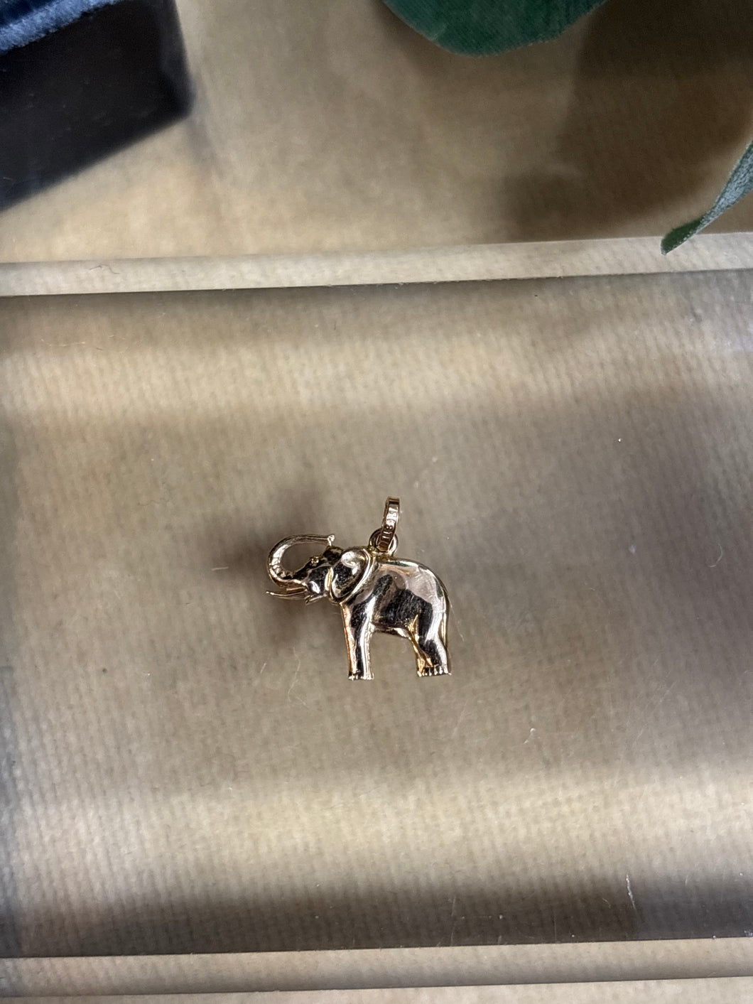 Berlock ”Elefant” 18k guld