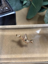 Ladda upp bild till gallerivisning, Berlock ”Nefertiti” 18k guld
