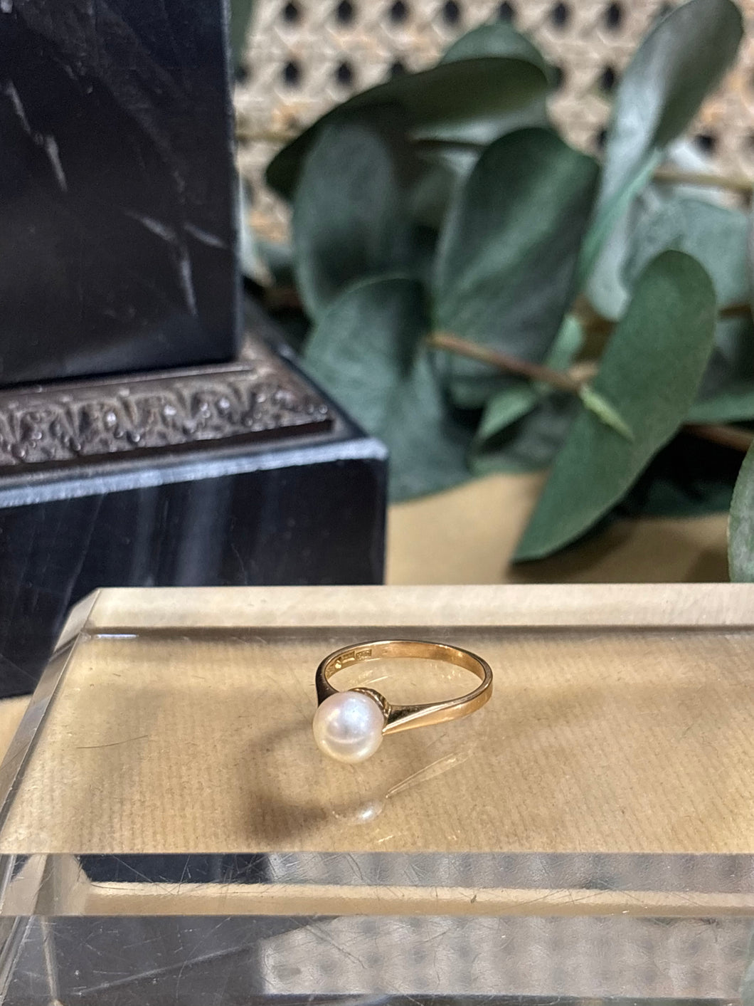 Pärlring, 18k guld. Markströms Guld 1982