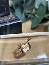 Ladda upp bild till gallerivisning, Hängsmycke, 18k guld med 2 odlade pärlor, 1972
