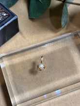 Ladda upp bild till gallerivisning, Pärlhänge, 18k guld
