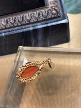 Ladda upp bild till gallerivisning, Caméhänge, 18k guld, 1957
