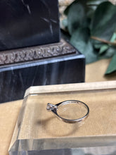Ladda upp bild till gallerivisning, Diamantring ”Spectra” 0,28ct. 18k vitguld
