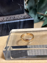 Ladda upp bild till gallerivisning, Alliansring med diamanter 0,14ct. 18k guld, 1988

