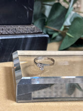 Ladda upp bild till gallerivisning, Syskonring, 18k vitguld. Diamanter 0,14ct
