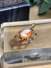 Ladda upp bild till gallerivisning, Caméhänge, 18k guld
