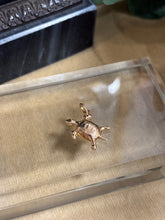 Ladda upp bild till gallerivisning, Berlock ”Sköldpadda” 18k guld
