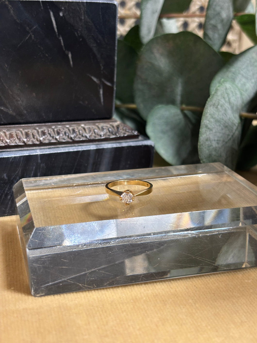 Enstensring, diamant 0,32ct. 18k guld, 1988