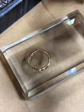 Ladda upp bild till gallerivisning, Enstensring, diamant 0,12ct. 18k guld Schalins
