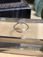 Ladda upp bild till gallerivisning, Carmosering 18k vitguld &amp; diamanter 0,50ct
