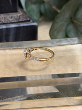 Ladda upp bild till gallerivisning, Haloring i 18k guld. Diamanter 0,71ct

