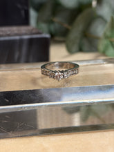 Ladda upp bild till gallerivisning, Diamantring, 0,97ct. 18k vitguld, Schalins
